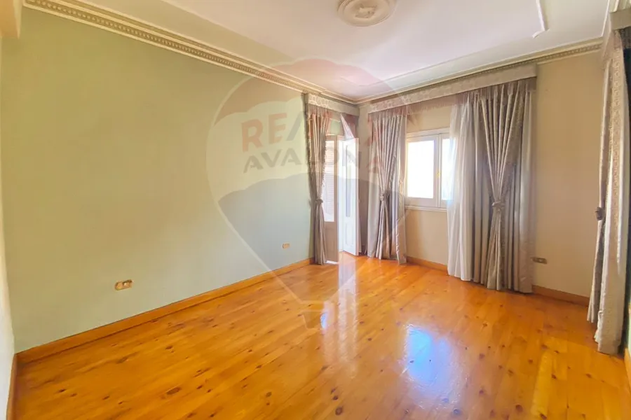 شقة للإيجار 230 م لوران (خطوات من ش شعراوي)