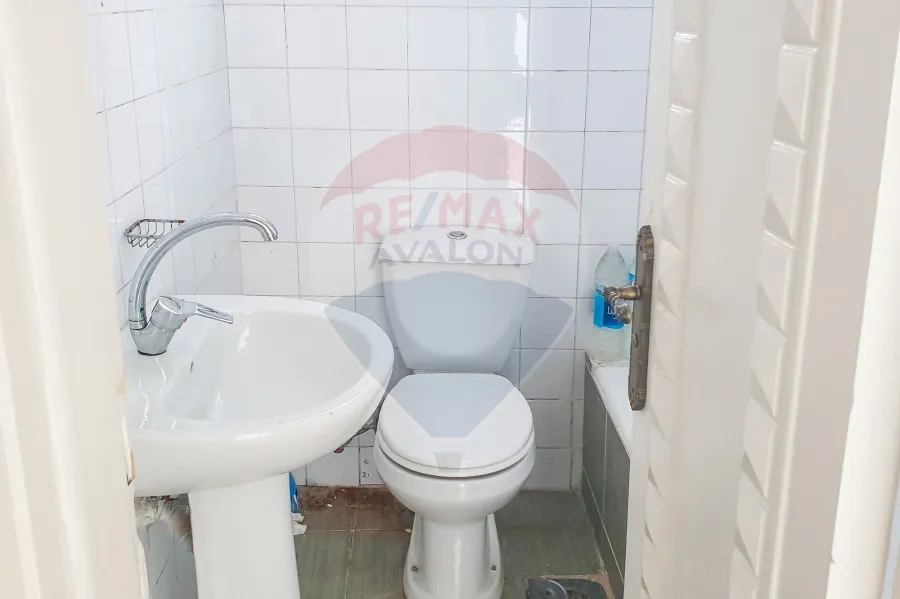 شقة إداري للإيجار 110 م سموحة (خلف محطة سيدي جابر)