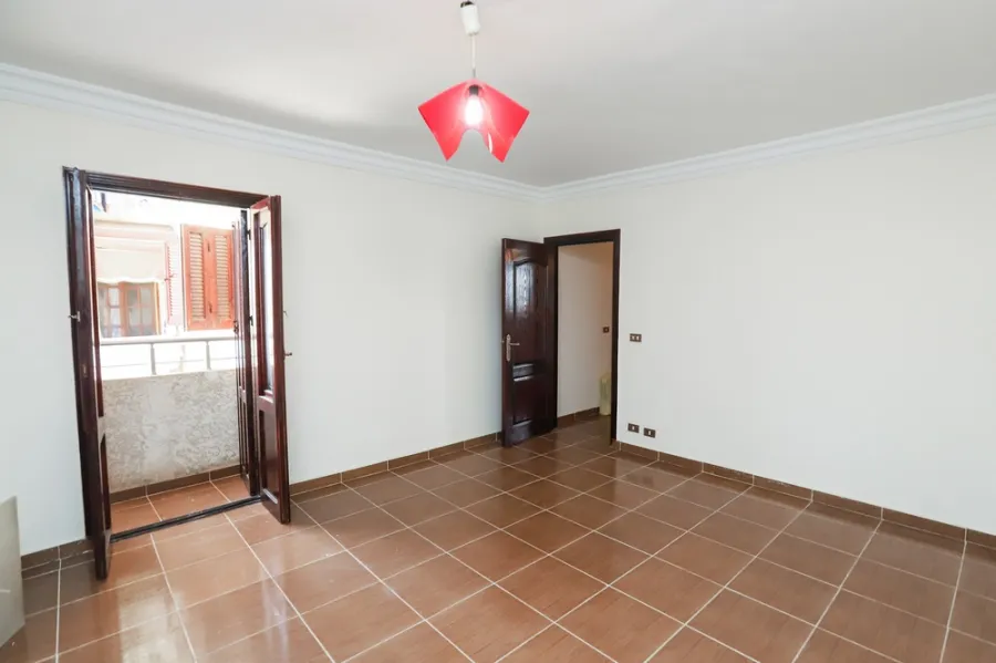 شقة للبيع 155م ميامي (ش  العيسوي  - امام مستشفي مارمرقص)