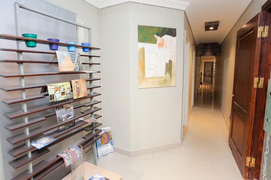 شقة مفروش إدارى للايجار 225 م سموحة (ش فوزى معاذ الرئيسي)