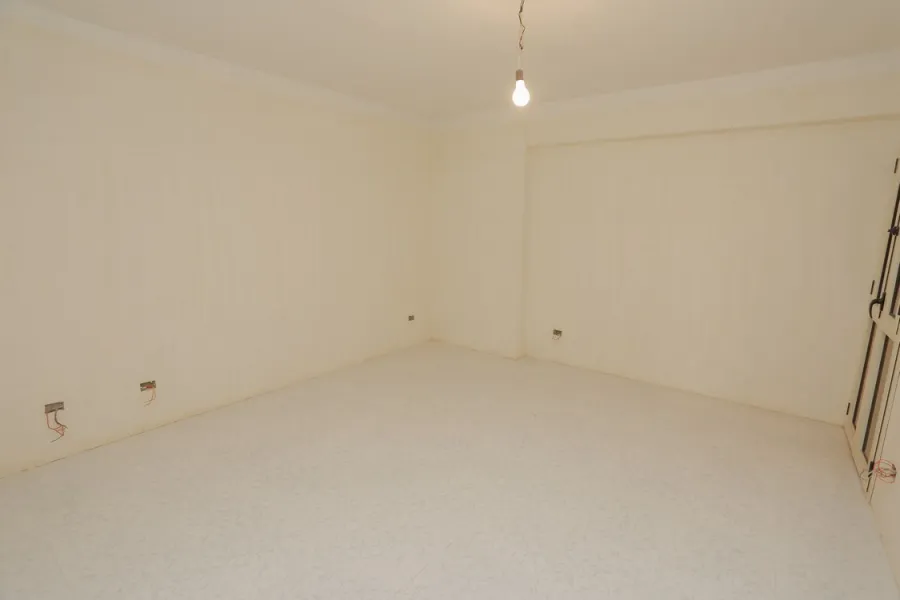 شقة للبيع 160م سبورتنج (خطوات من ش أبوقير الرئيسي)-