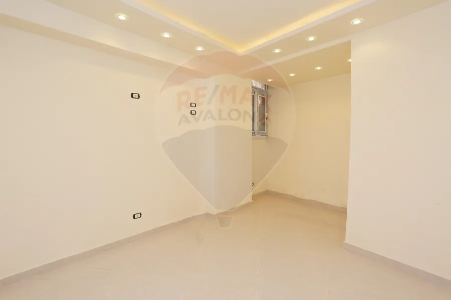 شقة للبيع  100 م الابراهيميه ( خطوات من شارع فوزي معاذ )