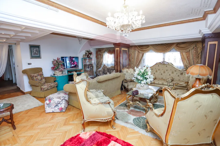 شقة للبيع 120 م صافي ميامي ( شارع اسكندر ابراهيم - تري البحر )