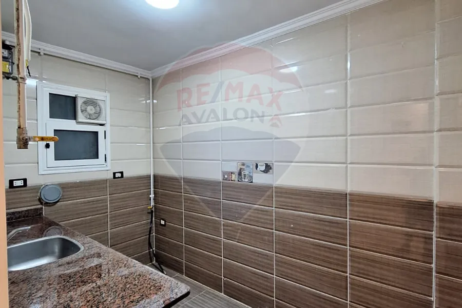 شقه للبيع  135 م ميامى (ش العيسوى)