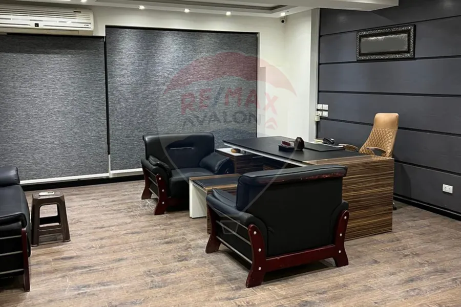 Administrative unit for sale 290 m Al-Iqbal (in front of Victoria College School)