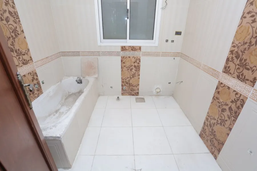 Apartment For Sale 275m Stanley (Steps From Kornish) First Hand