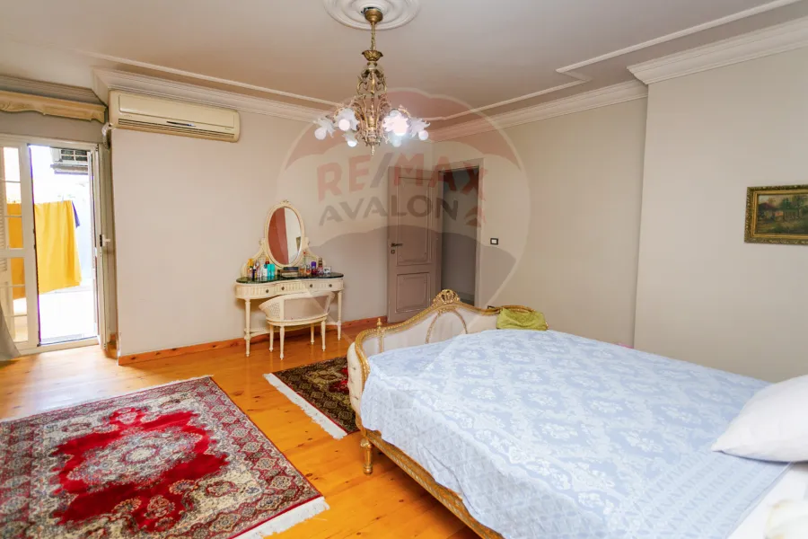 شقة للبيع 311 م لوران (علي الترام مباشرة)