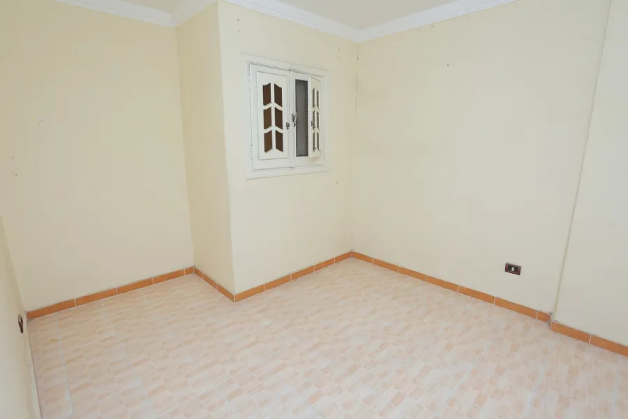 شقة للبيع 85م محرم بك (متفرع من ش جرين-خطوات من الترام)