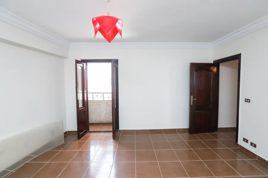 شقة للبيع 155م ميامي (ش  العيسوي  - امام مستشفي مارمرقص)