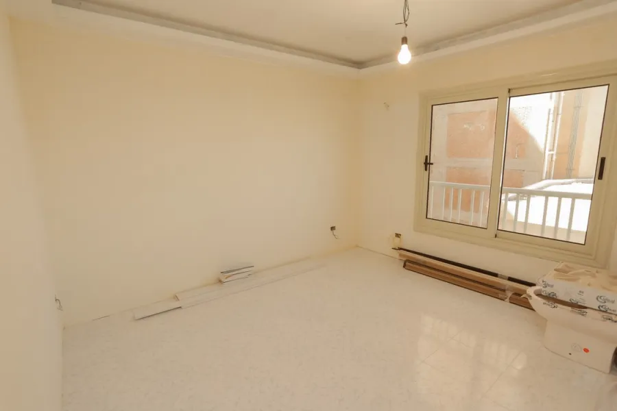 شقة للبيع 160م سبورتنج (خطوات من ش أبوقير الرئيسي)-