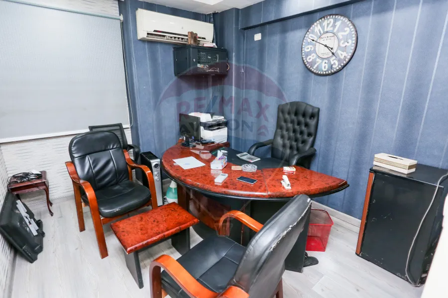 مقر اداري للبيع 125 م كليوباترا (ش بورسعيد تطل على ش مدحت سيف اليزل)