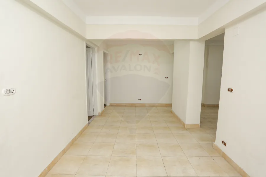 شقة للايجار 85 م سموحة (ميدان فيكتور عمانويل)