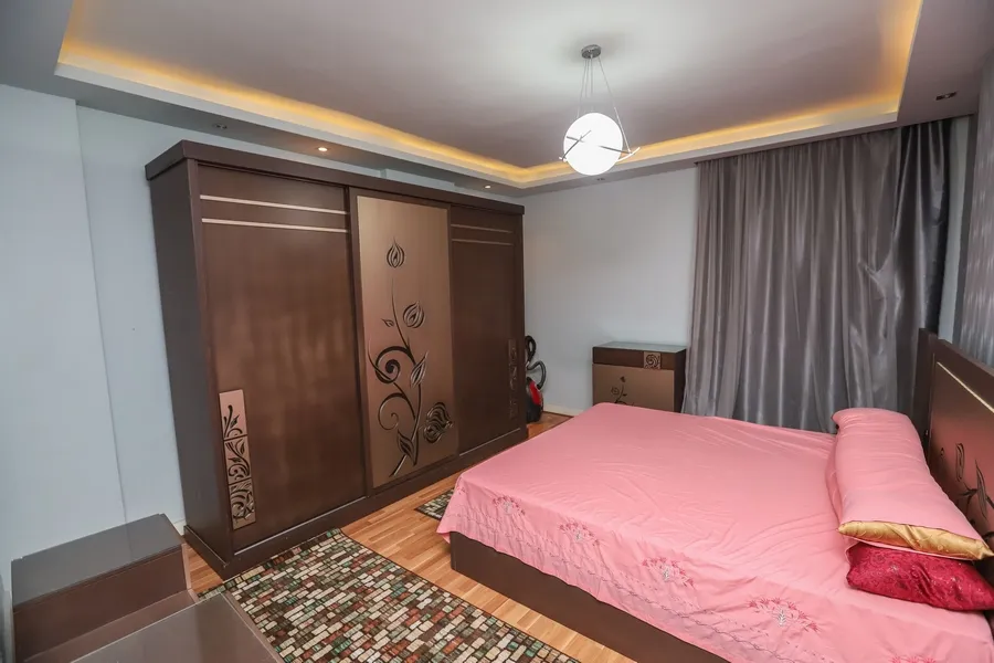 شقة للبيع بالفرش والاجهزة 252م محطة الرمل  (كمباوند الشرطة)