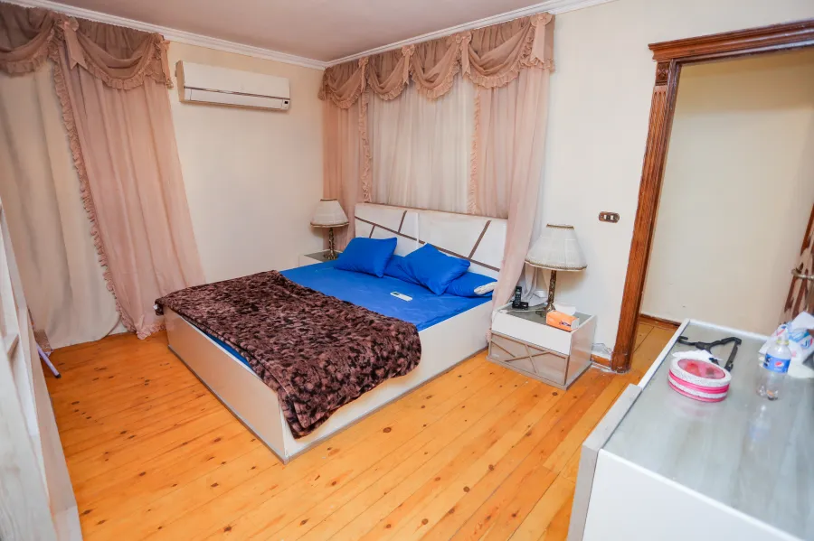 شقة للبيع 220م ستانلى (خطوات من البحر)