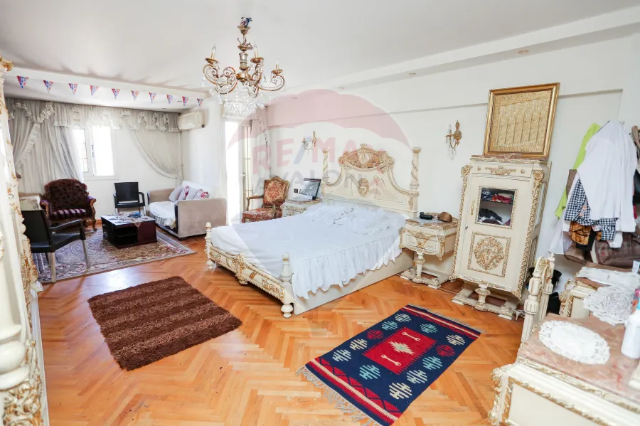 شقة للبيع 263 م جناكليس (خطوات من ش ابوقير)