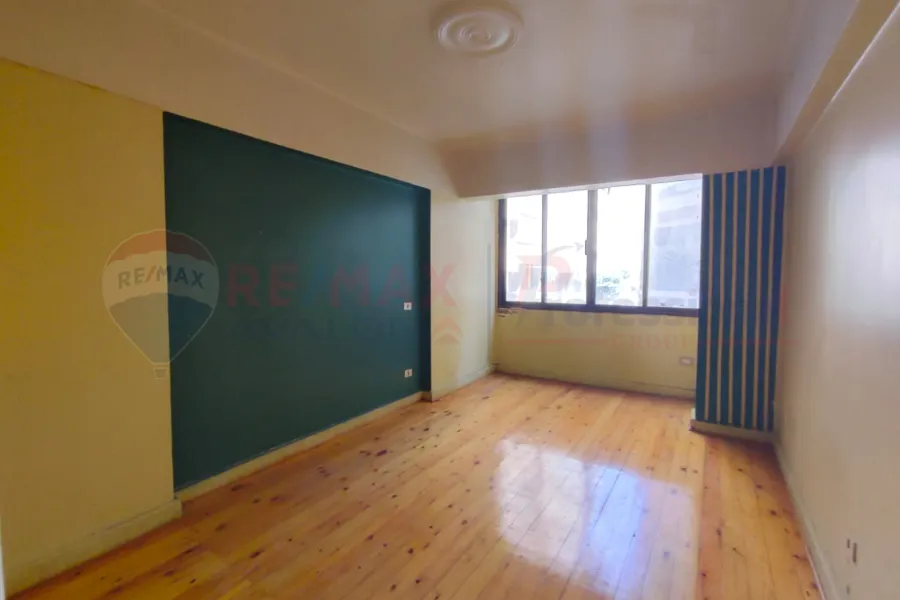 شقة للايجار 140 م سان ستيفانو (على الترام)- تصلح اداري