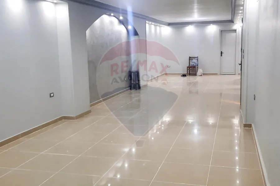 شقة للايجار 180 م سموحة (ش الريادة)