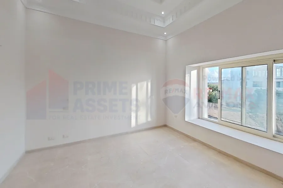 فيلا ستاند الون للبيع 807 م كينج مريوط (اليكس ويست - منطقة انطونيادس)