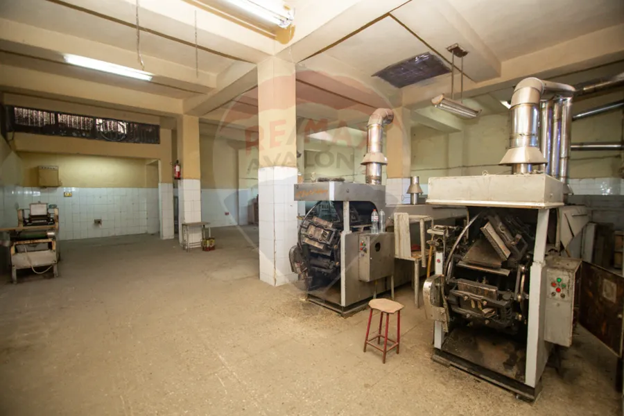 Factory for sale 750 m Al-Ras Al-Sawda (steps from Mostafa Kamel St.)