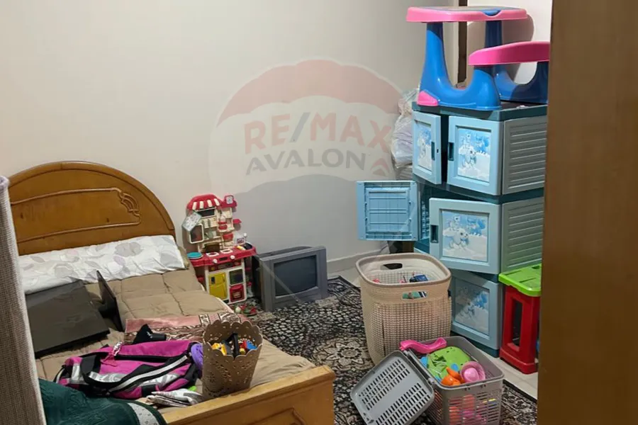 شقة للبيع 100 م المندرة (ش جمال عبد الناصر)