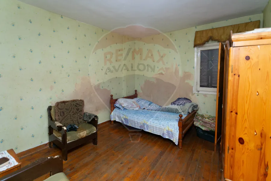 شقة للبيع 130 م محرم بك (خطوات من ش المنشا)