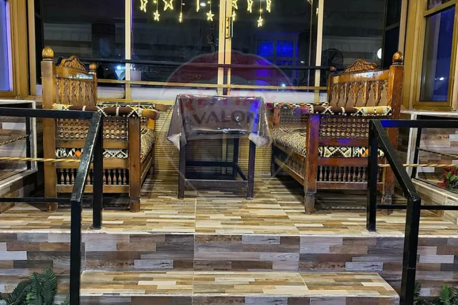 فندق و مطعم للبيع 1,070 م القاهرة (الحسين)