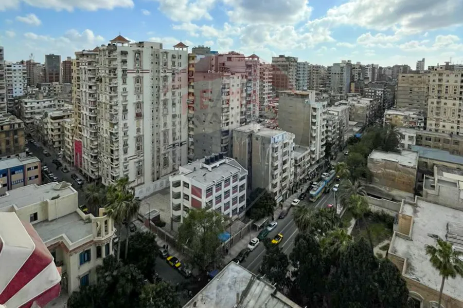 شقة للبيع 120 م محرم بك (على الترام)