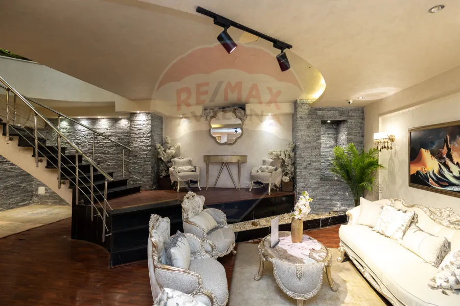 Shop for rent 600 m Louran (directly on the tram)