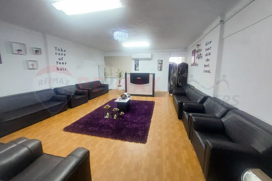 Administrative headquarters for rent 140 m Janaklis (Abu Qir St.)