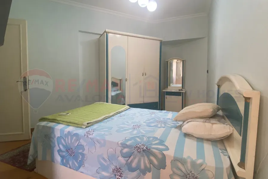 شقة للإيجار المفروش 180 م الحي اللاتيني (ش السلطان حسين - امام ميدان الخرطوم)