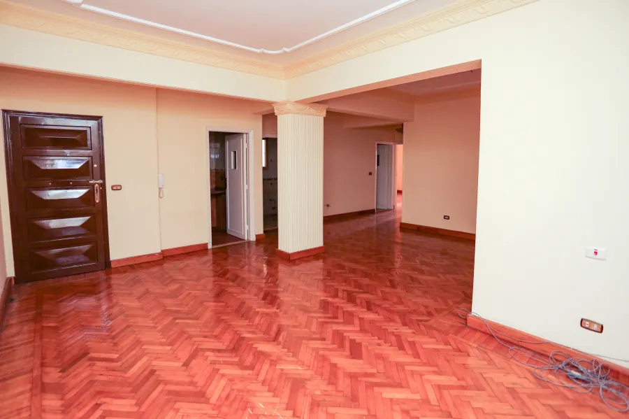 شقة للايجار 160 م كفر عبده (بجوار حديقه اللمبي)