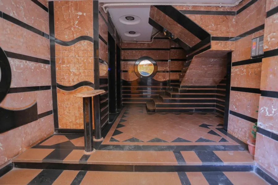 شقة للبيع 160م سبورتنج (خطوات من ش أبوقير الرئيسي)-