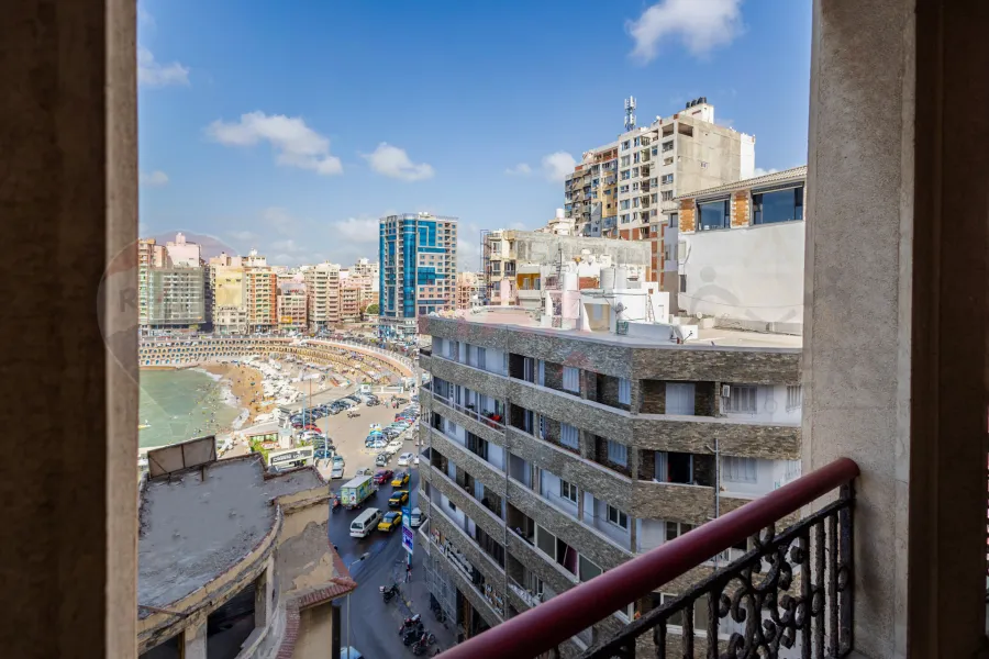 Apartment for sale 525 m Roushdy (directly on the sea)