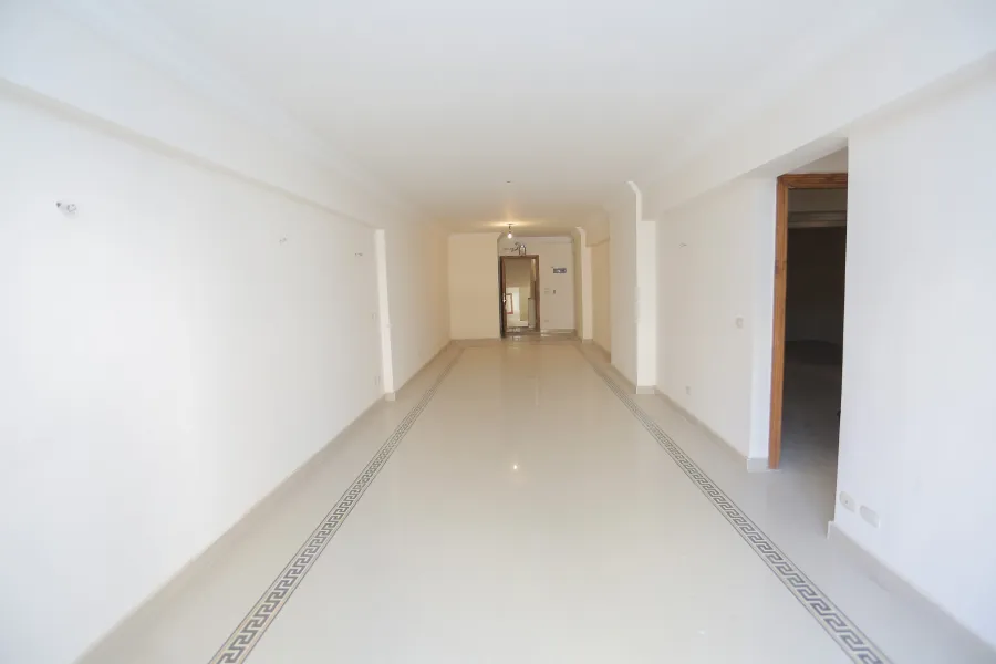 شقة للبيع 165م جناكليس - متفرع من ش أبوقير