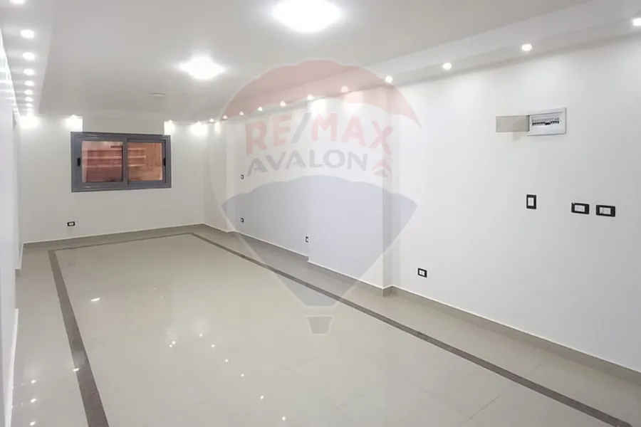 Administrative Unit for rent 130 m Sidi gaber ( Steps from Mostafa Kamel Tram Station)