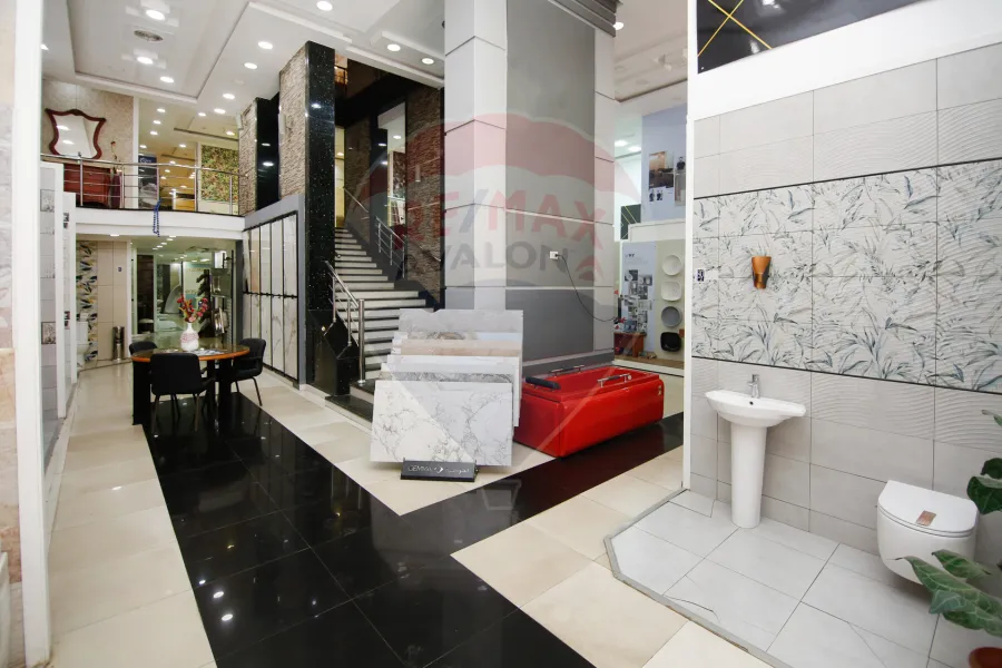 محل تجارى للبيع 2,200 م السيوف (ش جميله بوحريد)