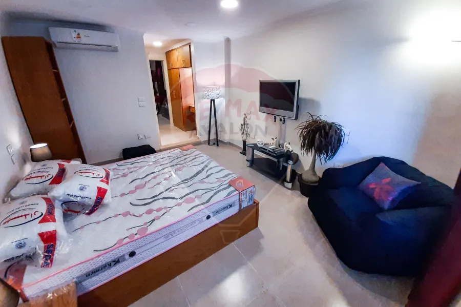 Furnished Studio For Rent 90 m El Azarita ( steps from the sea )