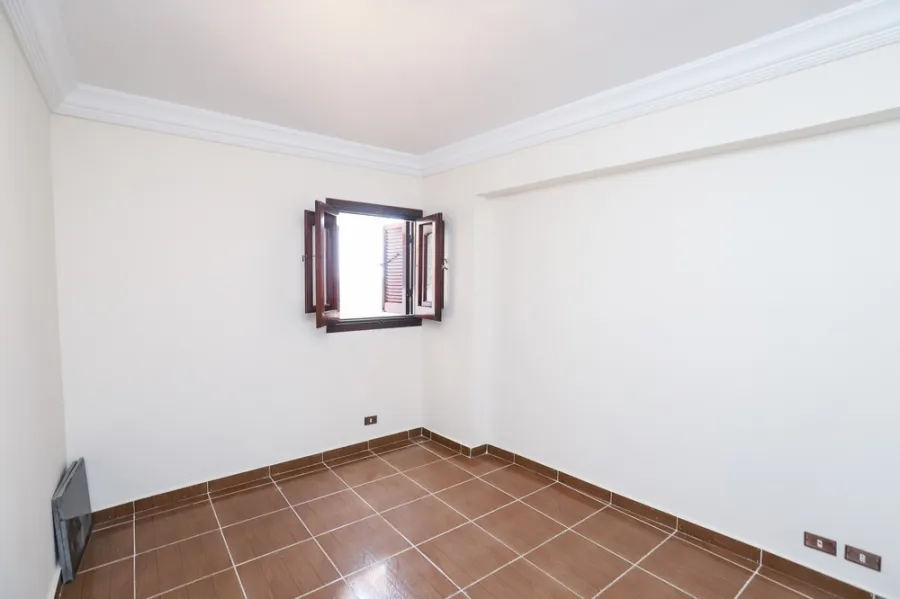 شقة للبيع 155م ميامي (ش  العيسوي  - امام مستشفي مارمرقص)