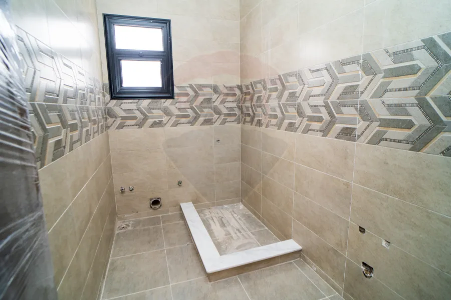 Villa for Sale 300 m King Maryot (Green Oasis Compound)