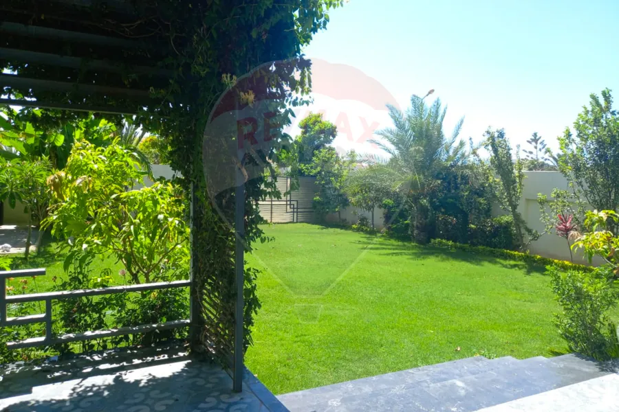 فيلا ستاند الون للبيع 640 م كينج مريوط  (كمبوند الواحة)