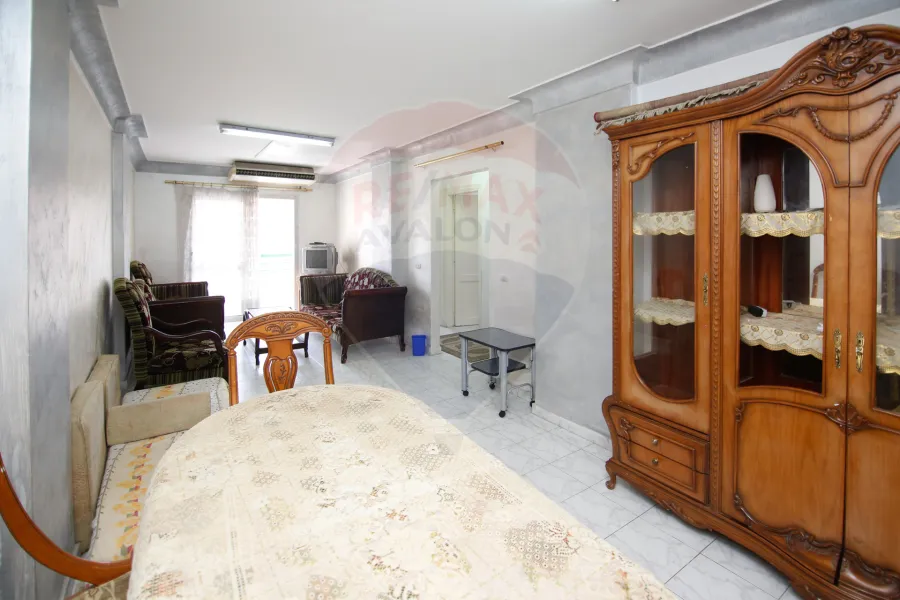 شقة للبيع 105 م المندرة (ش جمال عبد الناصر)