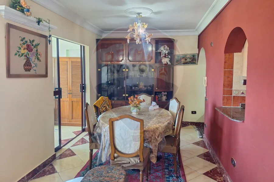 شقة للبيع 142 م المنتزة (أبراج الشيراتون)