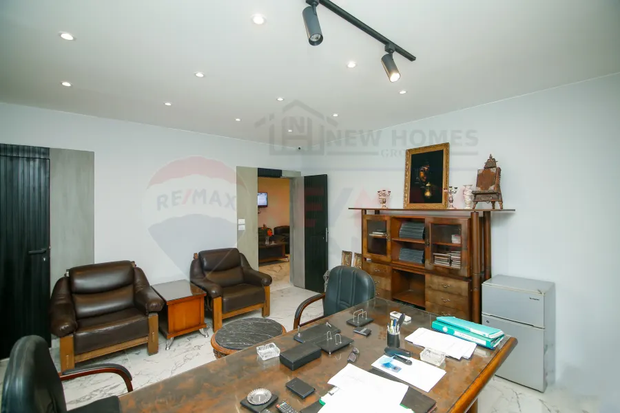 شقة إداري للبيع 175 م الحي اللاتيني (ش فؤاد الرئيسي)