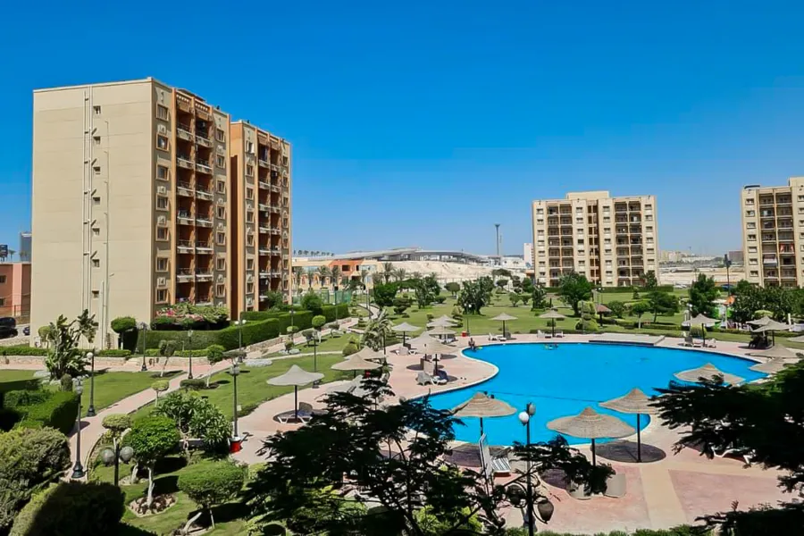 شاليه بروف للبيع العلمين (مارسيليا لاند) 100 م + 100 رووف