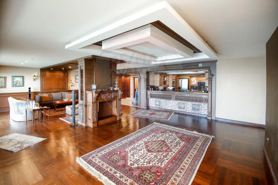 شقة للبيع 365 م السرايا ( على البحر مباشرة )