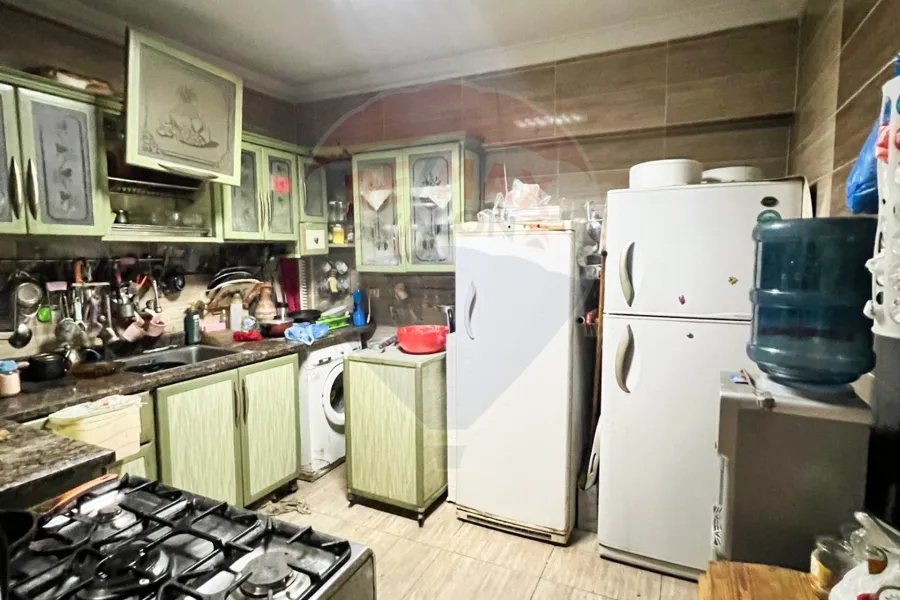 شقة للبيع 135 م الابراهيمية (خطوات من ش أبو قير)