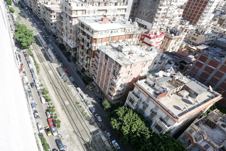 شقة للبيع 300م سبورتنج ( علي الترام مباشرا )