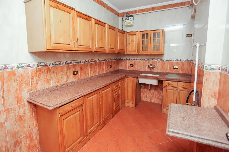 شقة للايجار 160 م كفر عبده (بجوار حديقه اللمبي)