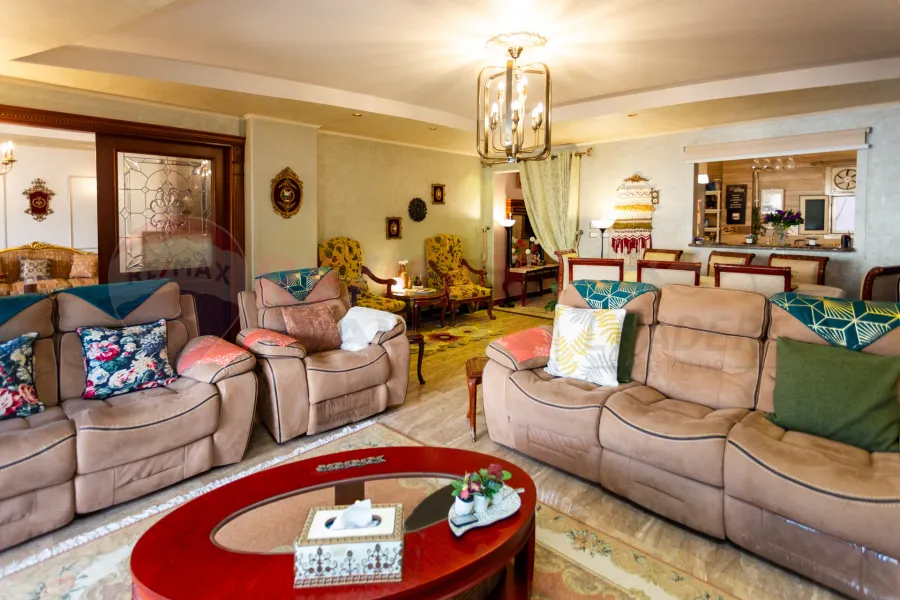 شقة للبيع 204 م سموحه (انطونيادس سيتي)