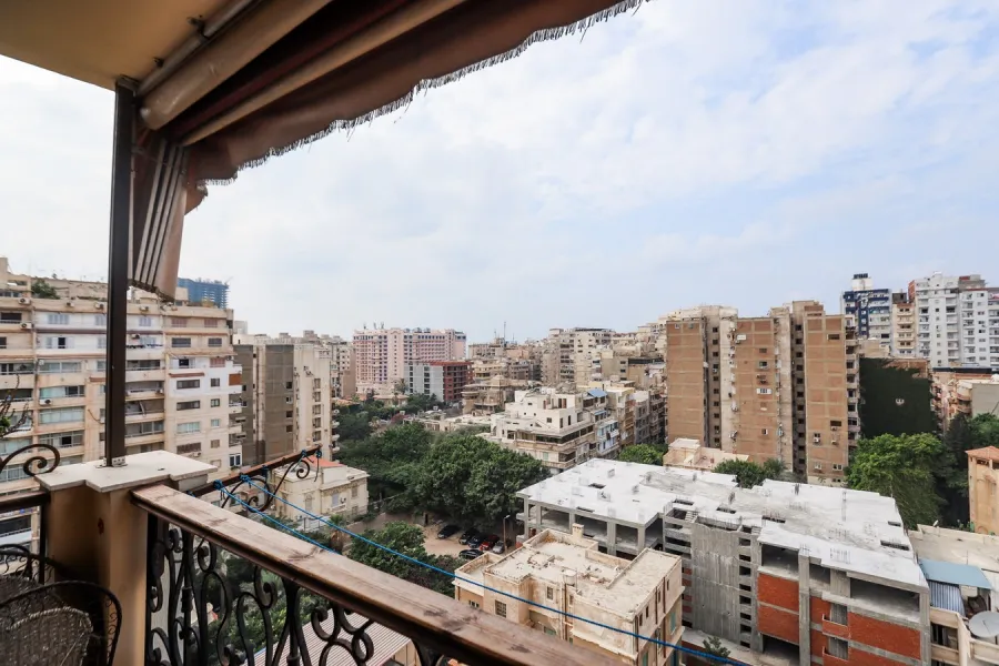 شقة للبيع 200م رشدي (متفرع من ش رشدى باشا)